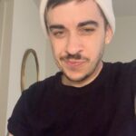 Dan Levy Instagram - A #TDOV message from my amazing friend, @chasestrangio: As we honor and celebrity the visibility and vibrancy of trans communities, we must couple our visibility with action. So today, please do two things in defense of trans lives and trans justice: ☑️Go to @trans_week and take action to stop the anti-trans bills still pending in state legislatures across the country.   ☑️Go to @arianagrande’s page and donate to the fundraiser that is driving $3million into trans-led work. This is all our fights and together we can win!