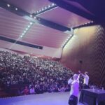 Dani Rovira Instagram - • @manquitaproduc Que bien nos lo hemos pasado estos dos días por tierras asturianas. Gracias al público de Gijón y de Avilés por abarrotar ambos teatros. Enormes como siempre @danirovira y @arturogcampos Gracias a @javitatay3 por ir a los mandos y a @etiquetanegra_producciones por cuidarnos tanto. #miañofavorito😍