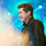 Daniel Instagram - Expressar gratidão é uma bela maneira de reconhecer o amor e o apoio que recebemos ao longo da vida. Transmitir sorrisos e música como forma de agradecimento é uma maneira única e significativa de mostrar apreço pelas pessoas especiais que encontramos em nossa jornada. Essa demonstração de gratidão e afeto pode criar laços ainda mais fortes e transmitir uma mensagem de amor e alegria. ❤️🌹 Fotos Incríveis: @danidosite . . . #DanielNaEstrada #Daniel40Anos #DanielCelebraJoãoPauloeDaniel #ProduçãoDaniel Caxias Do Sul - Rio Grande Do Sul
