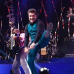 Daniel Instagram - Expressar gratidão é uma bela maneira de reconhecer o amor e o apoio que recebemos ao longo da vida. Transmitir sorrisos e música como forma de agradecimento é uma maneira única e significativa de mostrar apreço pelas pessoas especiais que encontramos em nossa jornada. Essa demonstração de gratidão e afeto pode criar laços ainda mais fortes e transmitir uma mensagem de amor e alegria. ❤️🌹 Fotos Incríveis: @danidosite . . . #DanielNaEstrada #Daniel40Anos #DanielCelebraJoãoPauloeDaniel #ProduçãoDaniel Caxias Do Sul - Rio Grande Do Sul