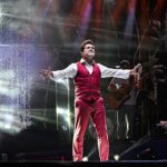 Daniel Instagram - Nosso agradecimento a cada um de vocês que estiveram presentes e tornaram o nosso show tão especial durante a volta da turnê. Foi uma noite incrível, e isso se deve em grande parte à energia positiva que recebemos. Confira no Facebook e Site [link na bio] o álbum completo e repleto de momentos inesquecíveis do show de Sorriso/MT!! ❤️🌹 Fotos: Vandinho Tellis . . #DanielNaEstrada #Daniel40Anos #DanielCelebraJoãoPauloeDaniel #ProduçãoDaniel Sorriso MT
