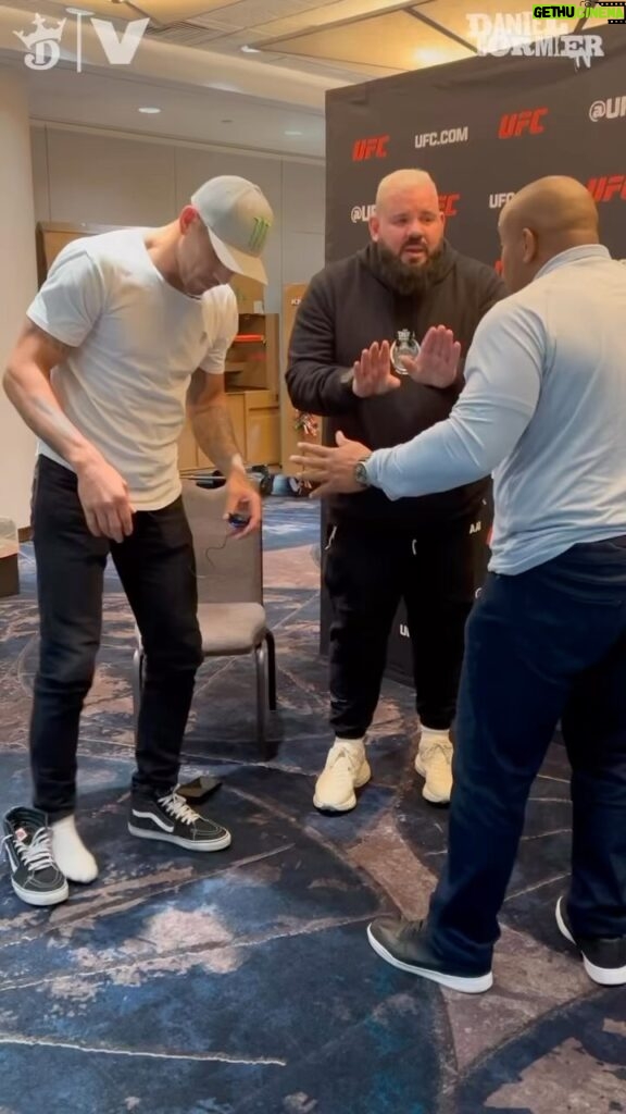 Daniel Cormier Instagram - I’ve seen it time and time again, I had to know what it felt like so I asked Poaton to give me a couple of the little leg kicks. They are as painful as they look. Unbelievable my check in with @alexpoatanpereira will be live today 6 PM Eastern/3 PM Pacific