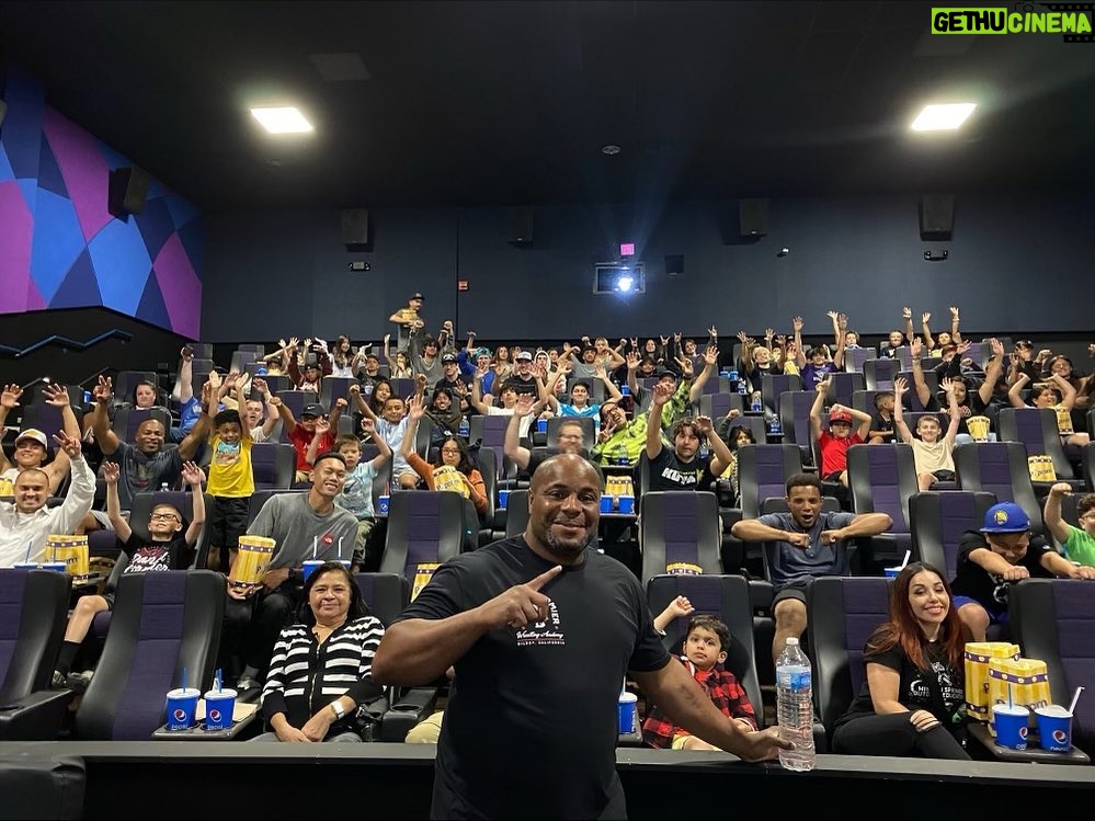 Daniel Cormier Instagram - Last night we were able to watch @dctheflash I wanna say thanks to all the people who make these special movie nights happen. The kids alwsys love them. The film opens June 16 and it features Michael Keaton’s return as Batman, and so many cool DC Superhero cameos. Make sure you check it out #theflashmovie