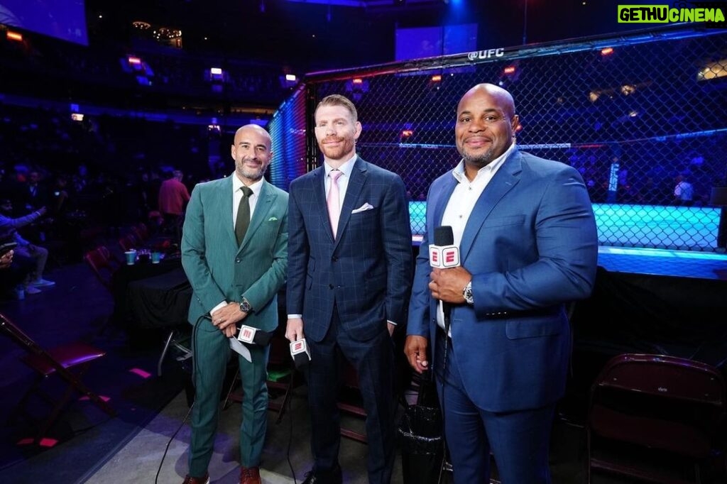 Daniel Cormier Instagram - We’re back. UFC 289 starts right now @jon_anik @felderpaul #ufc289