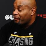 Daniel Cormier Instagram - I check in with Dricus Du Plessis as he tries to become middle weight champ tonight. And he didn’t hold back on some of the times I’ve criticized him. He also had plenty to say about his fight tonight. Live @ 10 am eastern /7 am pacific time link in my bio go now !