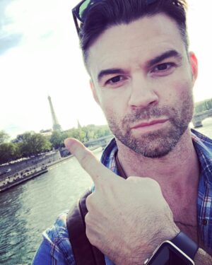 Daniel Gillies Instagram - huge in paris.

thank u @ultimeventz