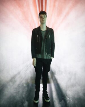 Daniel Howell Instagram - come into the light my children