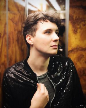 Daniel Howell Instagram - me arriving at your funeral