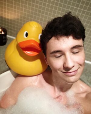 Daniel Howell Instagram - having a romantic bath with this special guy