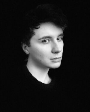 Daniel Howell Instagram - this “stage light mono” portrait mode is basically a “dan’s soul” filter