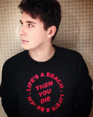 Daniel Howell Instagram - getting ready to spread some new year cheer