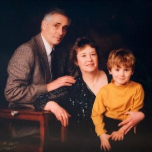 Daniel Howell Instagram - i literally peaked age five
⠀⠀⠀⠀⠀⠀⠀⠀⠀
∙ cute, poised, sassy
∙ infectious happiness
∙ big imagination and an open heart
⠀⠀⠀⠀⠀⠀⠀⠀⠀
..or did i?
⠀⠀⠀⠀⠀⠀⠀⠀⠀
find a photo of yourself when you were five years old, what would you say about them? try and list three positive things. now remember, this child is you - you deserve the same kindness. this is ‘inner-child visualisation’ and it’s a good reminder that how we talk about ourselves affects who we believe we are. when we feel good about ourselves it’s easier to deal with life’s challenges!
⠀⠀⠀⠀⠀⠀⠀⠀⠀
post a photo of your younger self on your grid or story and the three positive things you’d say to share this message with #5YearOldSelfie @youngmindsuk