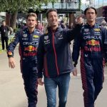 Daniel Ricciardo Instagram - Nothing beats a loyal pit crew 🏁 #f1 #melbourne