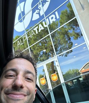 Daniel Ricciardo Instagram - Full circle 😊