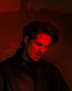 Daniel Sharman Instagram - Enjoy the show. #atowncalledmalice comes out tomorrow on @skytv 

Cheers to the talented @lee_malone_photography @squaremile_com