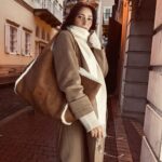 Daniella Rahme Instagram - Rain-kissed 🌧️🧋🍂 #DaniellaRahme #دانييلا_رحمة Beirut, Lebanon