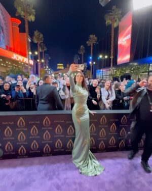 Daniella Rahme Instagram - Joy Awards dazzle! 💫
#DaniellaRahme #دانييلا_رحمة