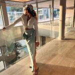 Daniella Rahme Instagram - Goodbye summer💙 Now back to work! 🎬🤞🏻#Soon #DaniellaRahme #دانييلا_رحمة