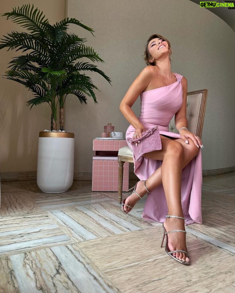 Daniella Rahme Instagram - Am I late to the #barbie party? 🙃🎀 #DaniellaRahme #دانييلا_رحمة