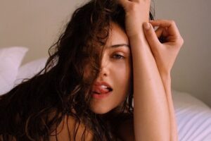 Danielle Campbell Instagram - 🖤