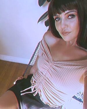Danielle Campbell Instagram - Bang bang BANGZ💥