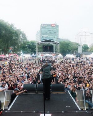 Danilla Riyadi Instagram - Bandung dan Medan, terima kasih yah! Nanti lagi yah! ❤️❤️❤️❤️ gresssoktopusi!!!
Photo by @anandasurio