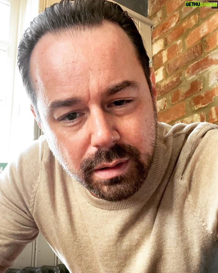 Danny Dyer Instagram - Thank you so much to all the people that have got in touch with me and @danidyerxx with questions for our Spotify podcast. I want to hear from a few more geezers - dads, brothers, boyfriends, SEND US YOUR DRAMA to sorted@dyerspodcast.com! Much love, stay safe......and remember gratitude is the secret shortcut to inner piece and happiness...happy fucking Sunday....❤️