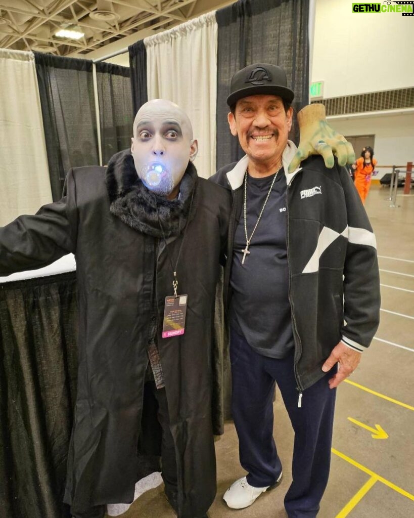 Danny Trejo Instagram - I have the best fans, just check out all these bad ass cosplays! Thank you @twincitiescon for a great weekend and everyone for coming out to see your Uncle Machete! #twincitiescon #dannytrejo #machete