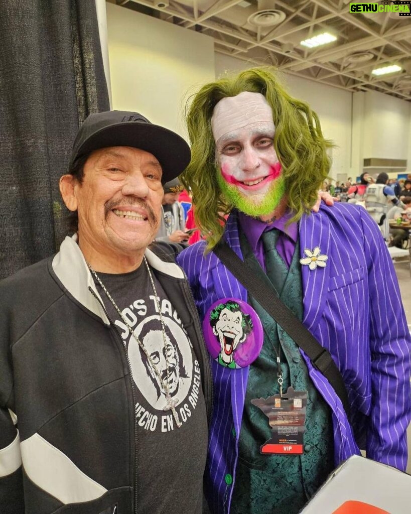 Danny Trejo Instagram - My two assistants ha ha they got my back! @twincitiescon #twincitiescon #batman #superman #dannytrejo