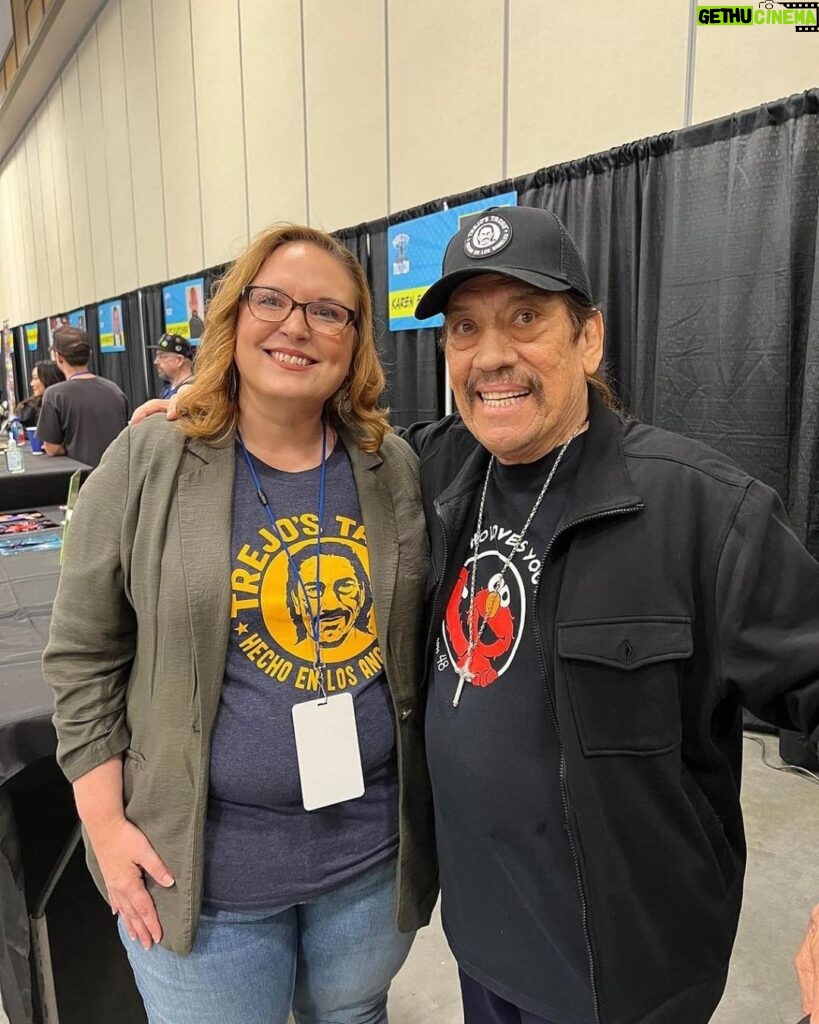 Danny Trejo Instagram - 😂 Edward that's too short! Thank you Nashville and @musiccitymulticon for a terrific weekend, can't wait to come back again! #musiccitymulticon #comiccon #nashville #dannytrejo #machete #edwardscissorhands