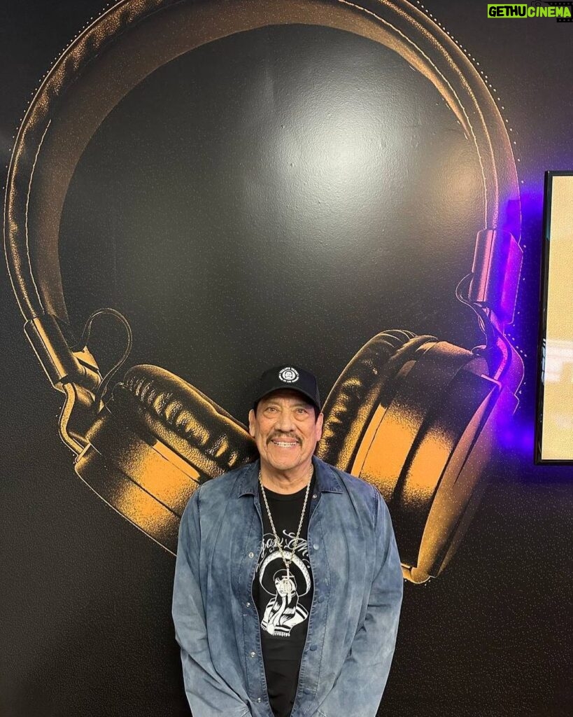 Danny Trejo Instagram - I’m in Canada at @sonicradio and they gave me some new headphones. I can hear your thoughts!