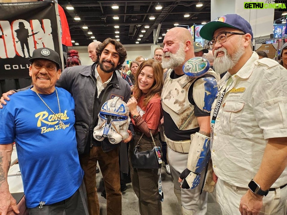 Danny Trejo Instagram - Check out the size of this Rancor head! I had a lot of fun this weekend at @fanexpovancouver with 🇨🇦 fans and fellow @starwars castmates. Can’t wait for next time Vancouver! ⚔️ #Machete #FanExpoVancouver