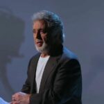 Dariush Eghbali Instagram - همت کن و از عزم خود یاری طلب که پشت شب میشکند که جلوه خورشید ما پلاس شب ز خانه بیرون فکند کن رها بازوی در بند مرا، پای در بند دماوند مرا خیز و چیره شو بر خطر، فکر چاره کن همسفر فکر چاره کن همسفر… #همبستگی #همبستگی_ملی #پذیرش #تفاهم #اتحاد #رهایی #آزادی
