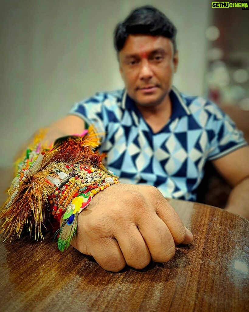 Darshan Thoogudeepa Instagram - ಇಂದು ಕೂಡ ಮನೆ ಬಳಿ ಬಂದು ರಾಖಿ ಕಟ್ಟಿದ ನನ್ನ ಎಲ್ಲಾ ಅಕ್ಕತಂಗಿಯರಿಗೆ ಹೃದಯಪೂರ್ವಕ ಧನ್ಯವಾದಗಳು