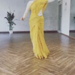 Darshana Banik Instagram – 💛🙏🏼

Thank you guru @prabhu_ki_niddhi_kathak 💕

#dance #kathak #passion #rehearsal #reels #reelsinstagram #indian