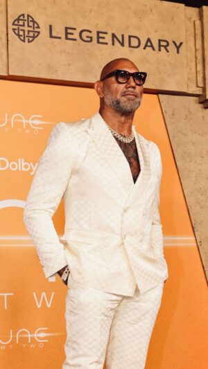 Dave Bautista Instagram - bright lights, big city #dunemovie #dunepremier
