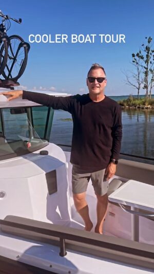 Dave Coulier Instagram - Here’s a tour of our boat. Our home away from home. Got any tips for small-space living?

#captaincooler #boatlife #thegreatoutdoors