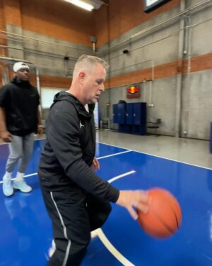 Dave Coulier Instagram - Uncle Joey from 90’s hit show “Full House” can flat out shoot the basketball.🤯 @dcoulier | @lethalshooter #FullHouse