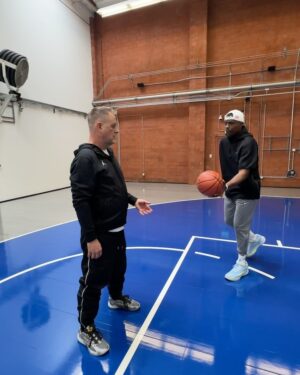 Dave Coulier Instagram - Uncle Joey from 90’s hit show “Full House” can flat out shoot the basketball.🤯 @dcoulier | @lethalshooter #FullHouse