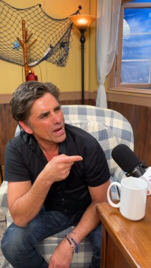 Dave Coulier Instagram - Stay tuned for more shenanigans like this when #FullHouseRewind returns 😉 @johnstamos @dcoulier 

#fullhouse #johnstamos #joeygladstone #unclejesse