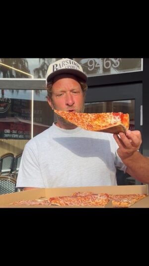 Dave Portnoy Instagram - Barstool Pizza Review - Fialkoff’s Kosher Pizza (Surfside, FL)