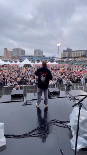 Dave Portnoy Instagram - Thank you thank you thank you to all the pizzerias, all the sponsors and all the people who showed up to our inaugural pizzafest @onebitepizzafest @mediumrare
