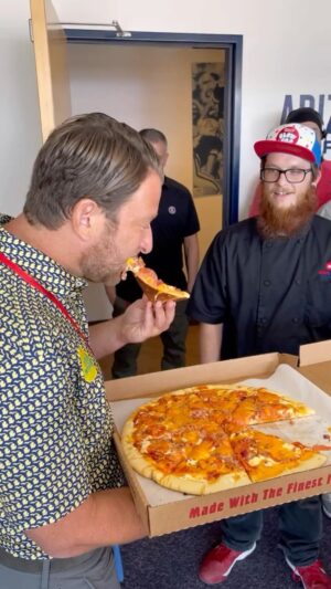 Dave Portnoy Instagram - An Impromptu @barstoolbowlaz Pizza Review