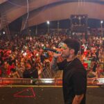 Davi Kneip Instagram - Valeu Guriri/ES que show incrível @paradorinternacionalguriri ! Orgulho dividir o palco com @jorgeemateus @turmadopagode 🔥🙏