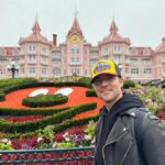 David Bisbal Instagram – Volví a ser niño!😜

@disneydestinos #DisneylandParis ❤️