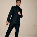 David Bisbal Instagram - Cuántas cosas se han vivido esta semana en los @latingrammys . Desde el Best New Artist, pasando por el Person of The Year y después en la propia gala, entregando el mejor álbum de música flamenco, no os podéis imaginar con cuántos compañeros me he podido encontrar en Backstage, hotel, y eventos!! un gran acierto #Andalucia #sevilla espero que se pueda repetir. Prometo ir compartiendo un montón de cosas que he vivido esta semana. ❤️. Para aquellos que me preguntan del vestuario. @boglioliofficial