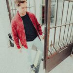 David Bisbal Instagram - Qué ilusión me ha hecho haber recordado en la lectura del ensayo del best New artist lo vivido hace 20 años con este maravilloso premio!!! #bestnewartist @latingrammys