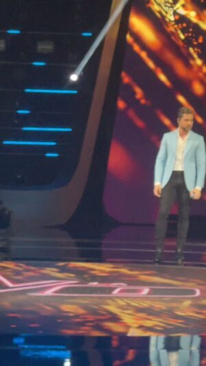David Bisbal Instagram - A veces, la mejor manera de estudiar tu voz y perfeccionar, es escuchándote sin ningún tipo de efecto vocal, ni reverberación, ni delays, ni compresiones. Probadlo! Os quiero! Recuerdo de La Voz mexico!!