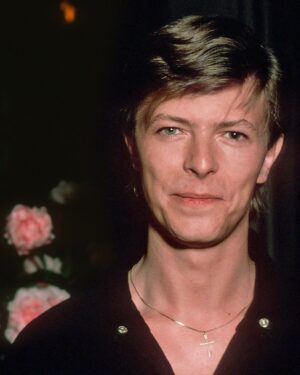 David Bowie Instagram - “When you see a famous smile…”

David Bowie in 1979 at The Explorers Club in NYC for the Lodger release party.

Robin Platzer was the photographer who captured this particular smile.

#ThatBowieSmile #BowieLodger #Bowie1979
