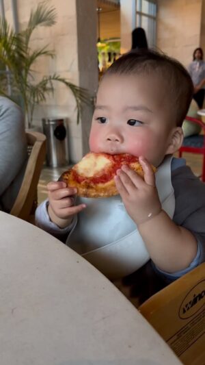 David Chang Instagram - Gus ❤️ pizza: 🇰🇷 🍕 kitchen